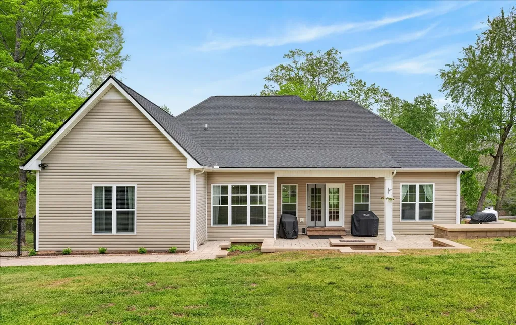 1820 River Road Clarksville TN 37040