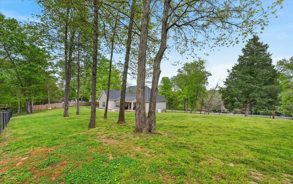 1820 River Road Clarksville TN 37040