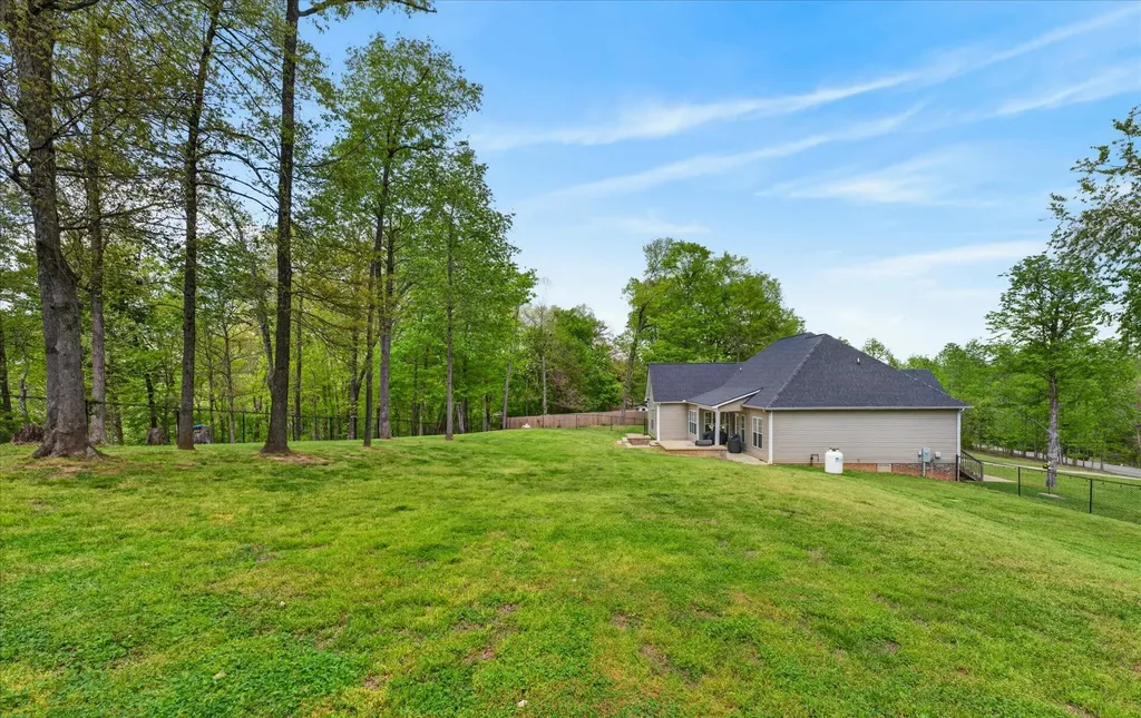 1820 River Road Clarksville TN 37040