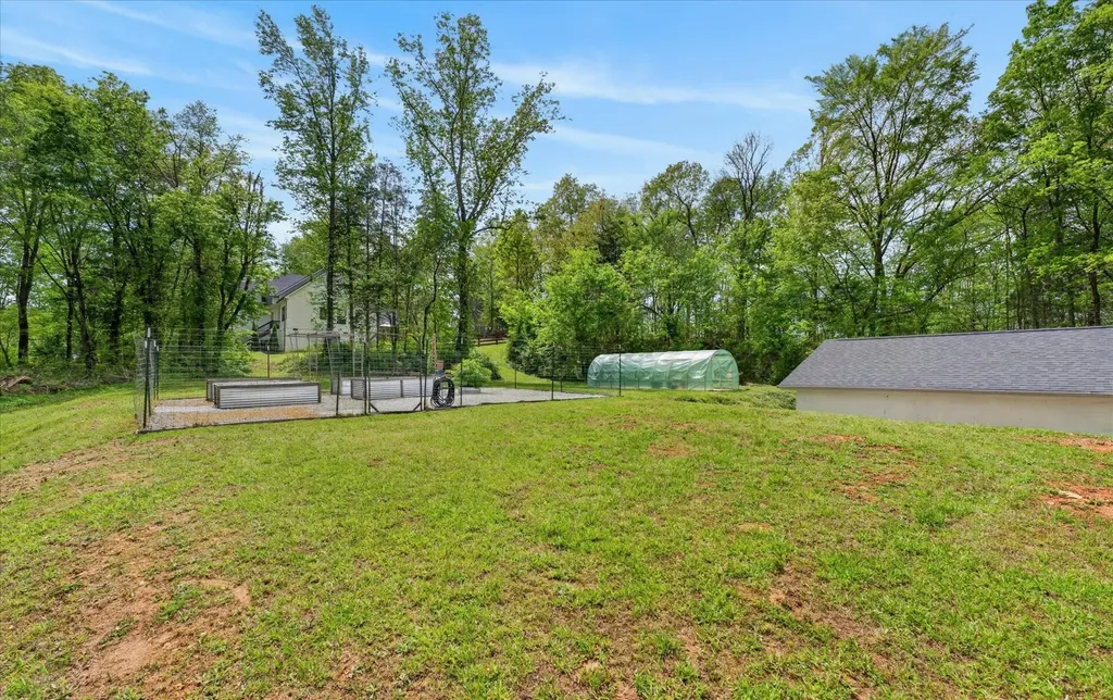 1820 River Road Clarksville TN 37040