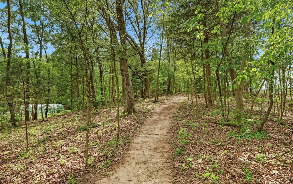 1820 River Road Clarksville TN 37040