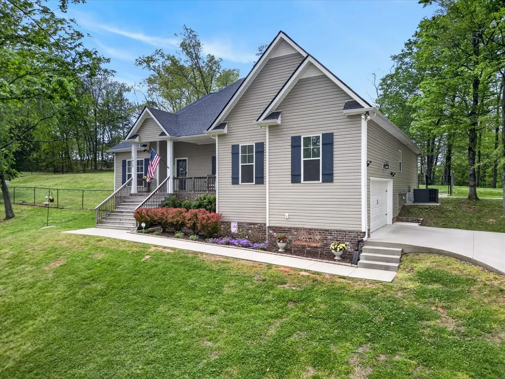 1820 River Road Clarksville TN 37040