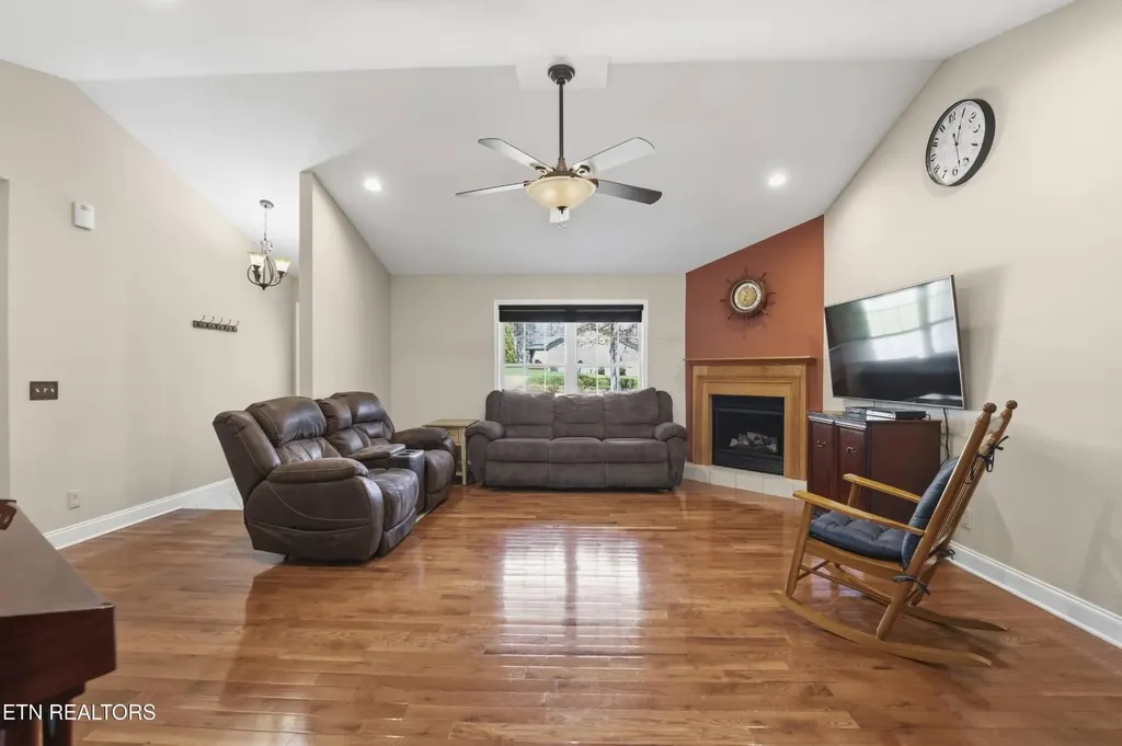 240 Carriage Drive Crossville TN 38555