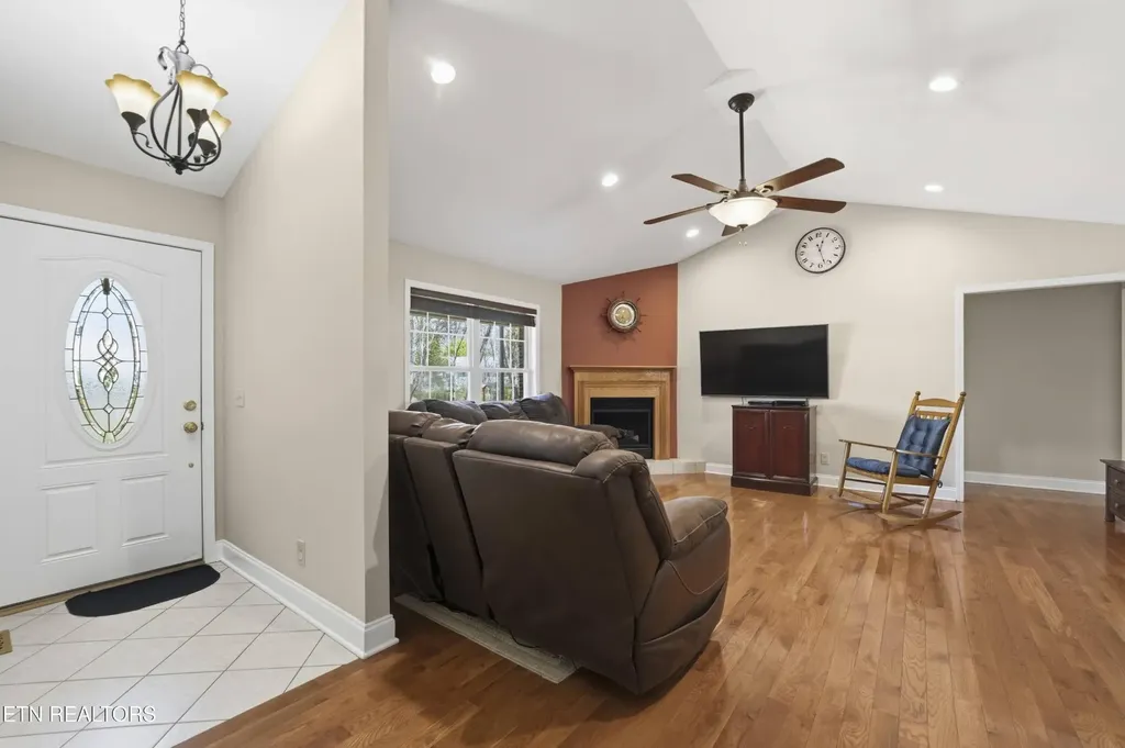240 Carriage Drive Crossville TN 38555