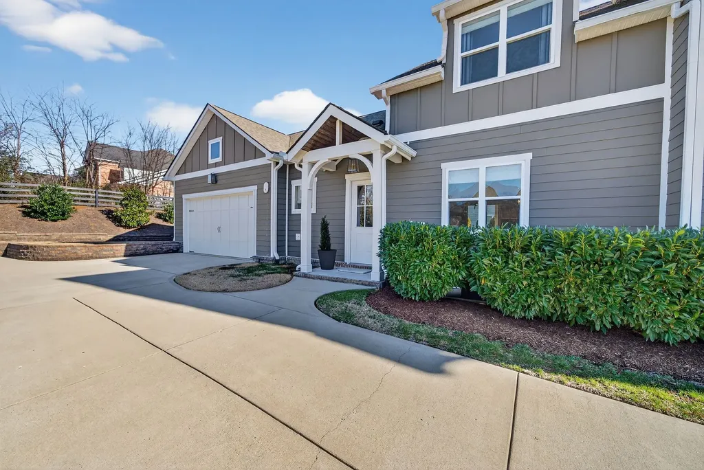 998 Spruce Ridge Lane Spring Hill TN 37174