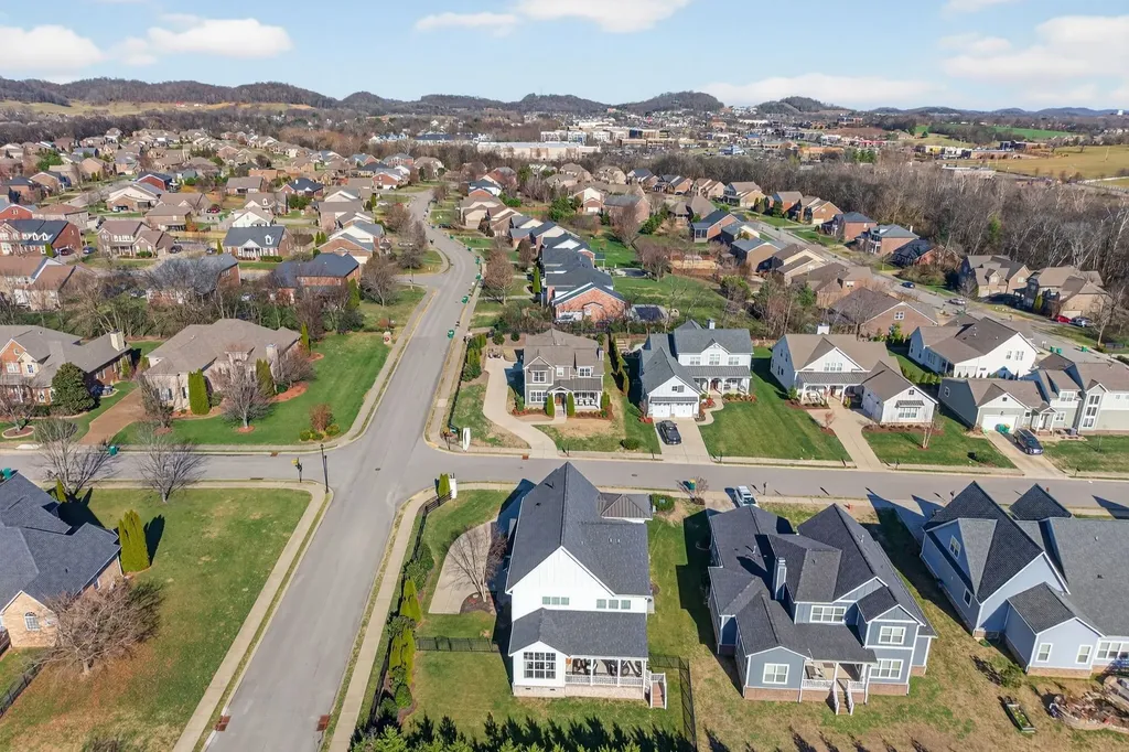 998 Spruce Ridge Lane Spring Hill TN 37174