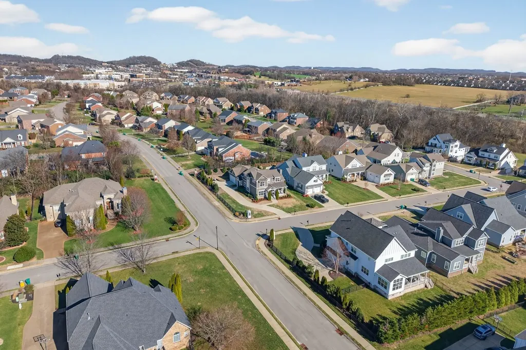 998 Spruce Ridge Lane Spring Hill TN 37174
