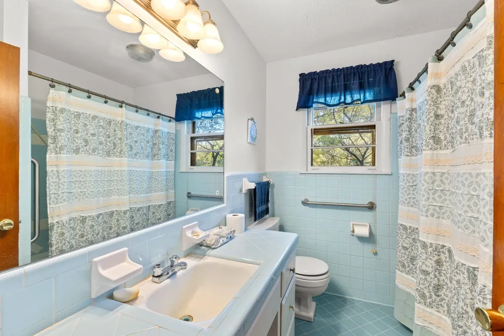 7680 Charlotte Pike Nashville TN 37209