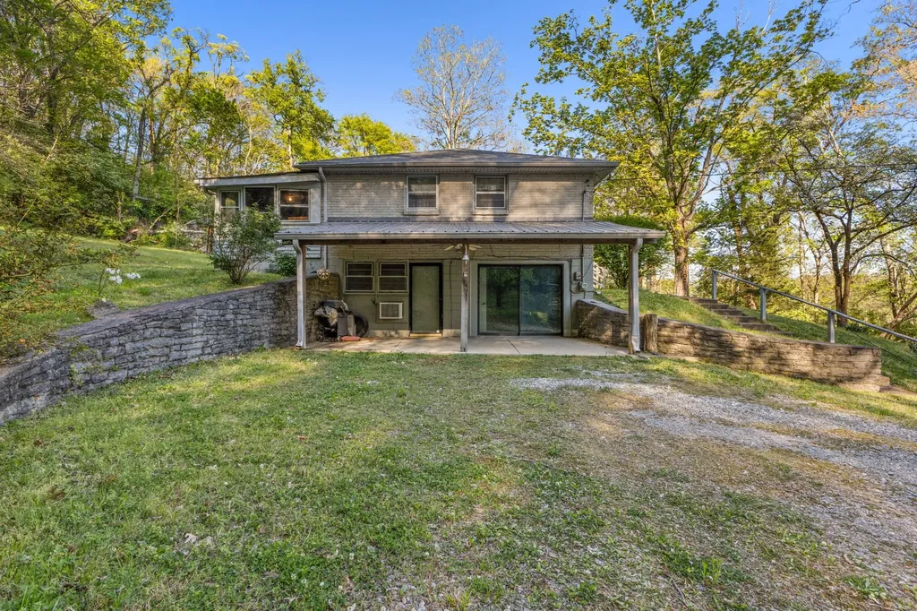 7680 Charlotte Pike Nashville TN 37209