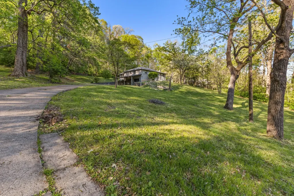 7680 Charlotte Pike Nashville TN 37209