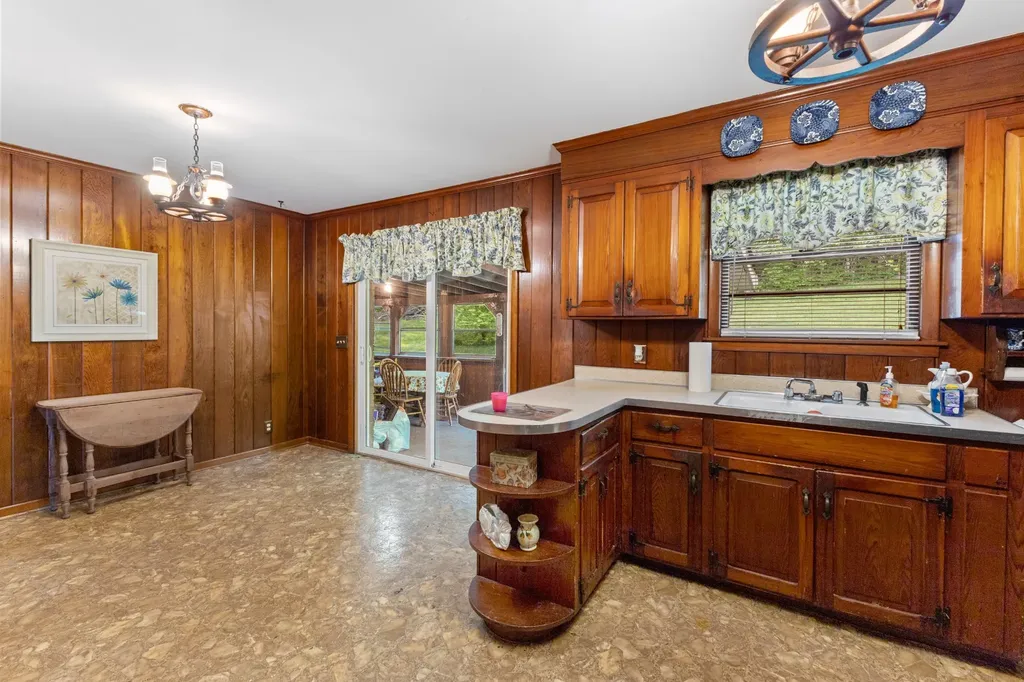 7680 Charlotte Pike Nashville TN 37209