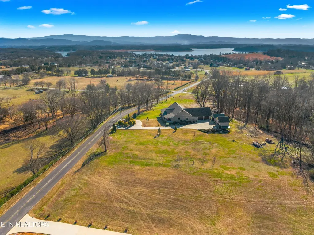 559 Morie Road Dandridge TN 37725