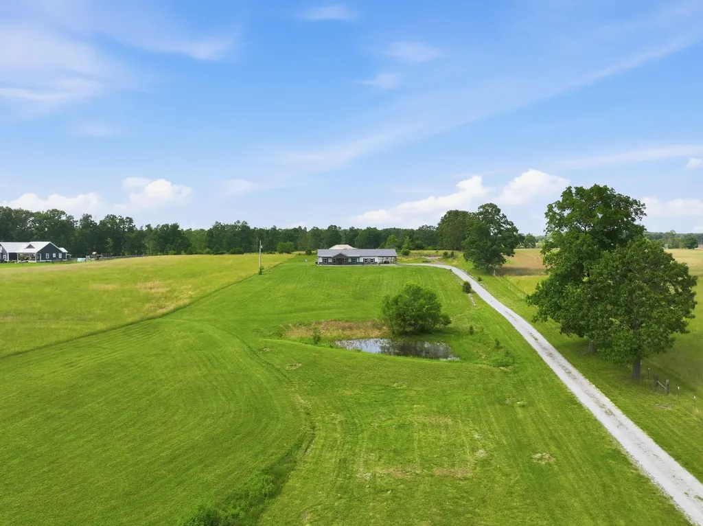 202 Rocky Drive Dickson TN 37055