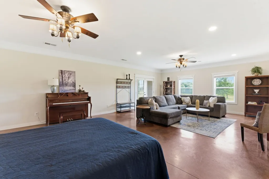 202 Rocky Drive Dickson TN 37055