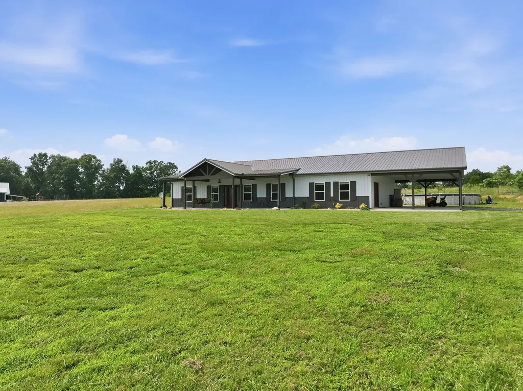 202 Rocky Drive Dickson TN 37055