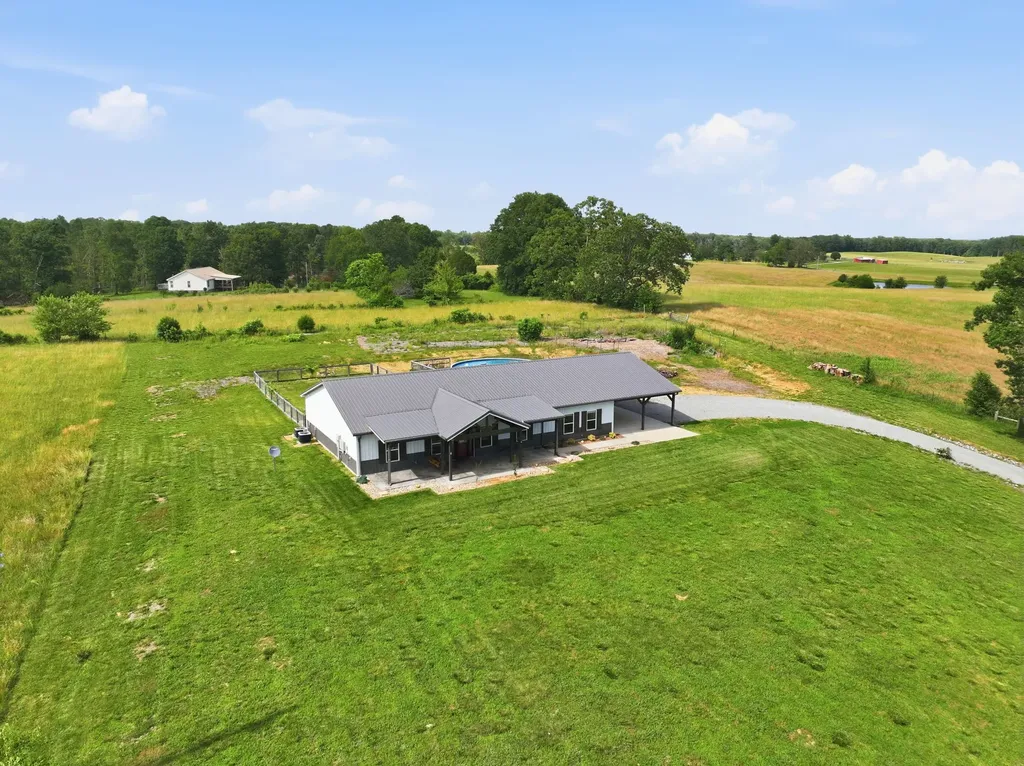 202 Rocky Drive Dickson TN 37055