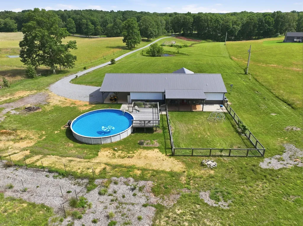 202 Rocky Drive Dickson TN 37055