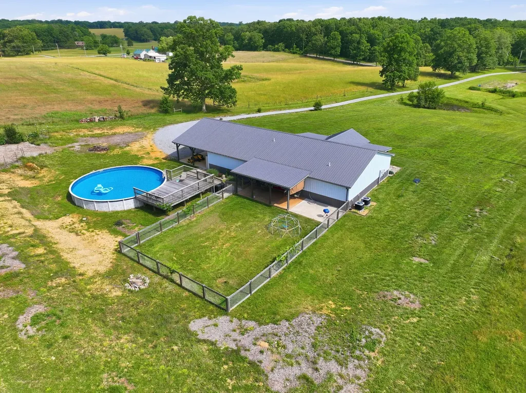 202 Rocky Drive Dickson TN 37055
