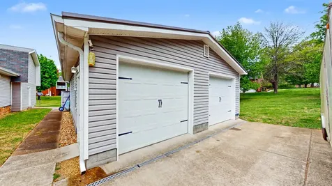 1091 Browns Lane Gallatin TN 37066