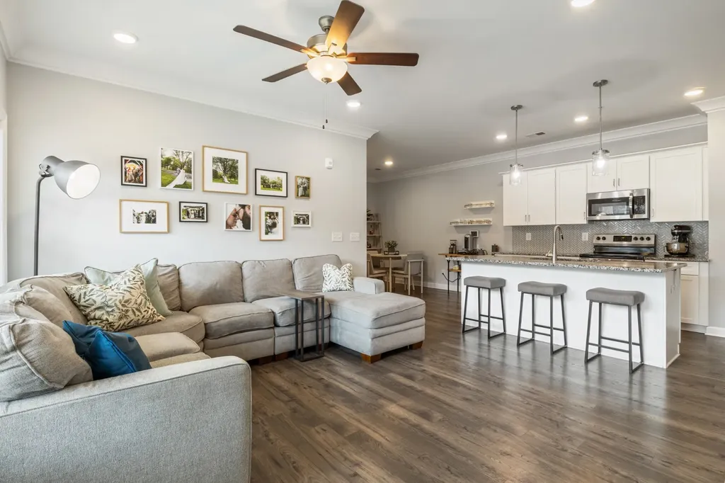 7483 Highway 70 S Nashville TN 37221