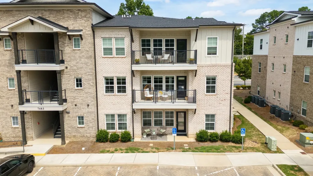 7483 Highway 70 S Nashville TN 37221