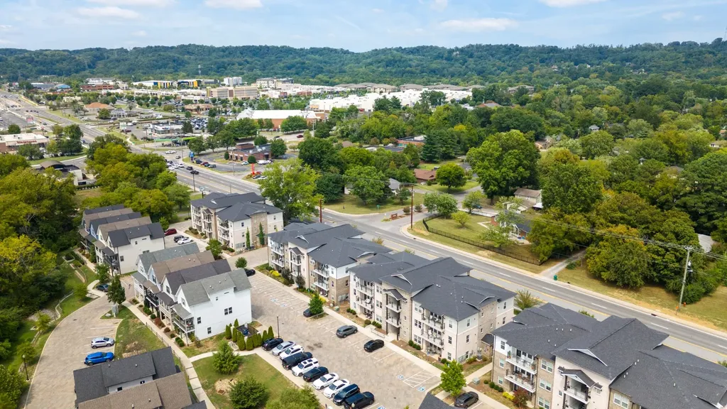 7483 Highway 70 S Nashville TN 37221