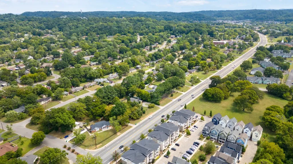 7483 Highway 70 S Nashville TN 37221