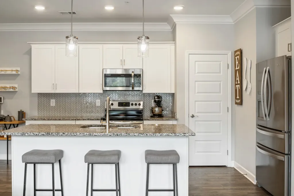 7483 Highway 70 S Nashville TN 37221