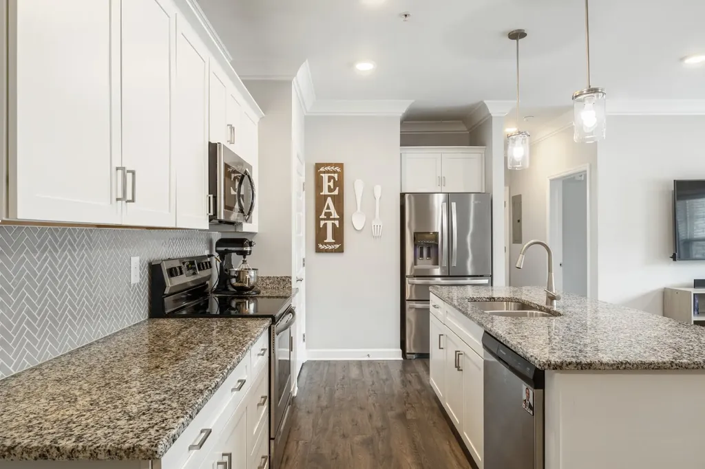 7483 Highway 70 S Nashville TN 37221