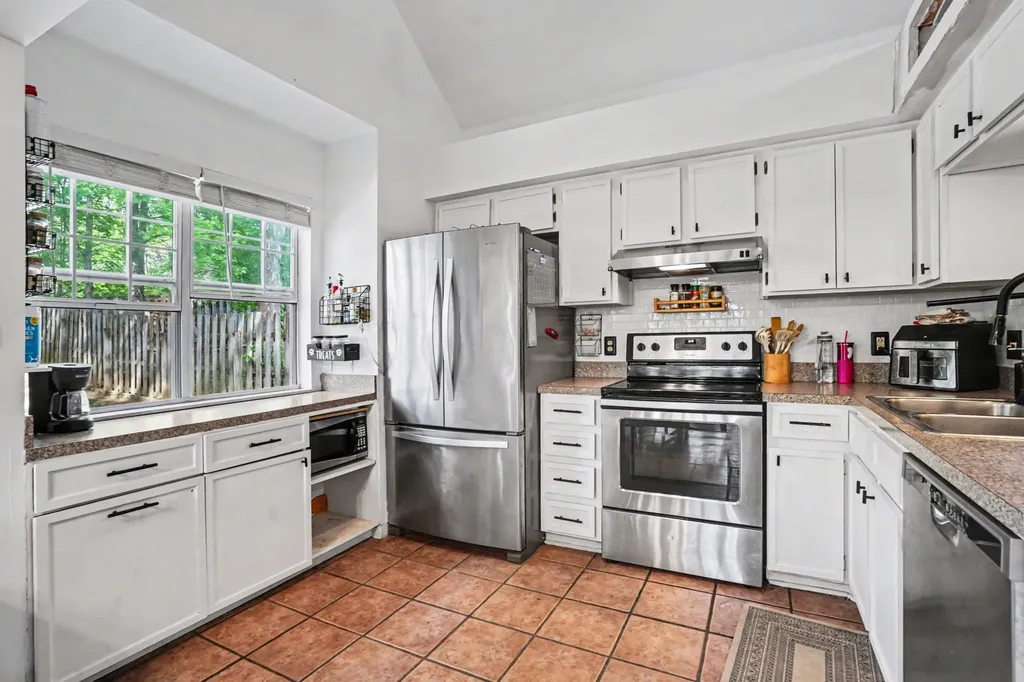 5918 Colchester Drive Hermitage TN 37076