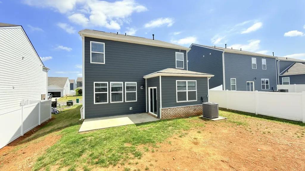 7206 Golden Way White House TN 37188