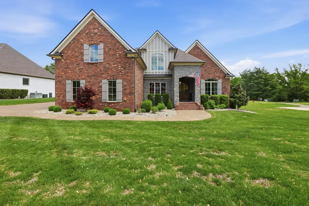 307 Five Oaks Boulevard Lebanon TN 37087