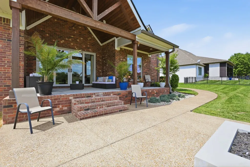 307 Five Oaks Boulevard Lebanon TN 37087