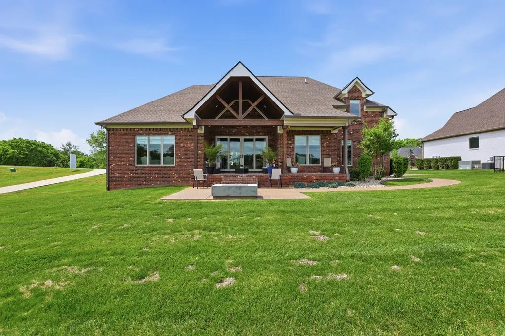 307 Five Oaks Boulevard Lebanon TN 37087