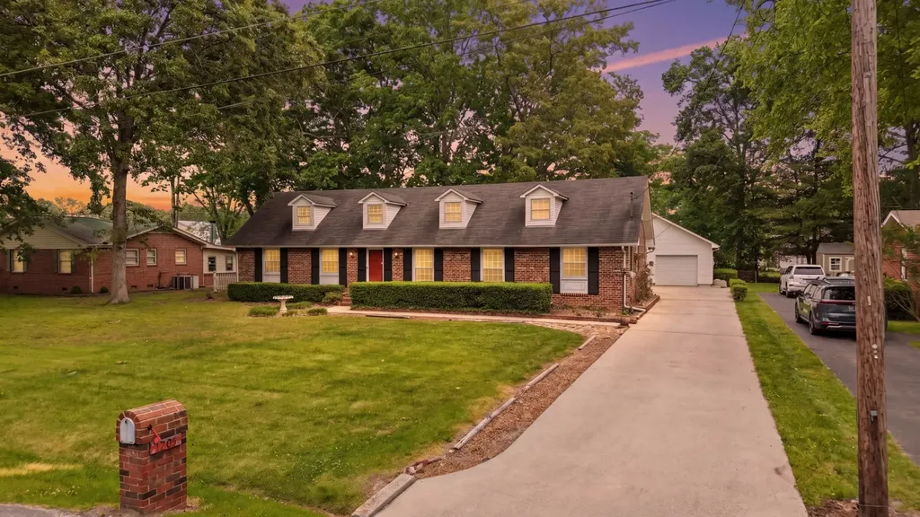 1205 Woodcrest Drive Manchester TN 37355