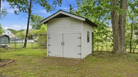 1205 Woodcrest Drive Manchester TN 37355
