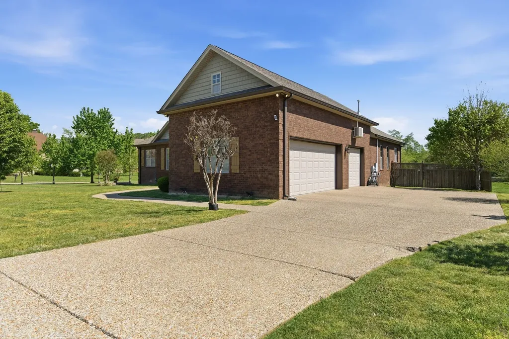605 Concord Drive Gallatin TN 37066