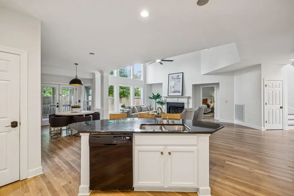 1113B Biltmore Drive Nashville TN 37204