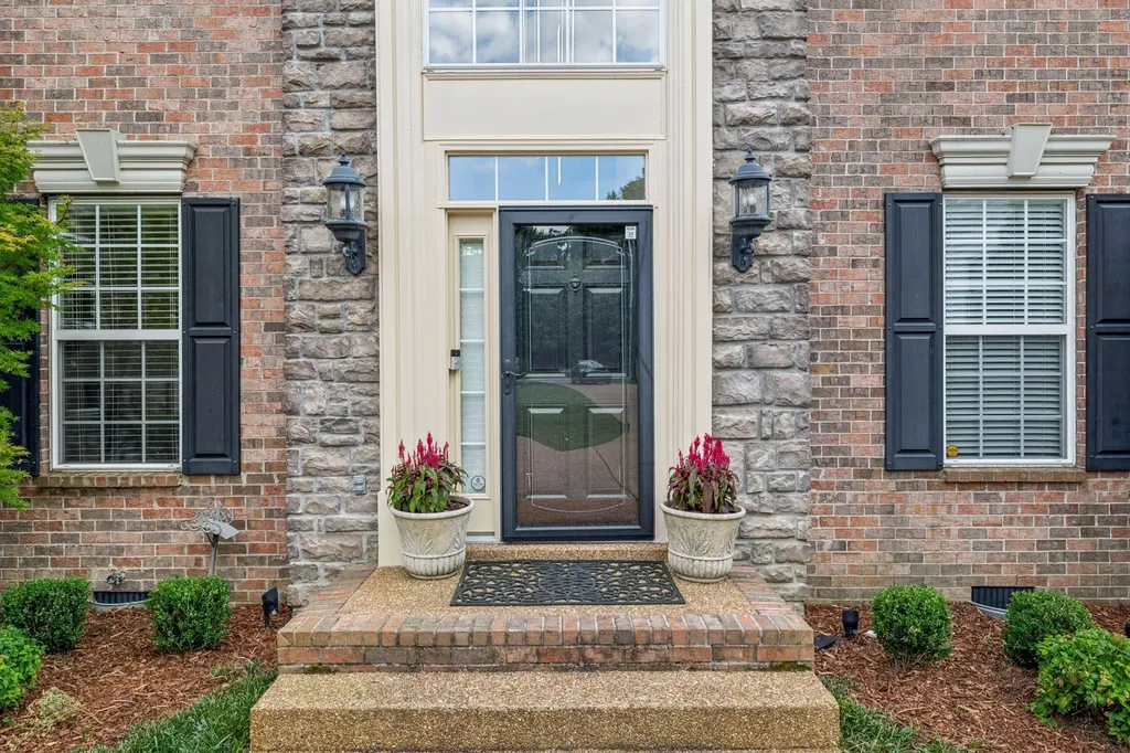 1113B Biltmore Drive Nashville TN 37204