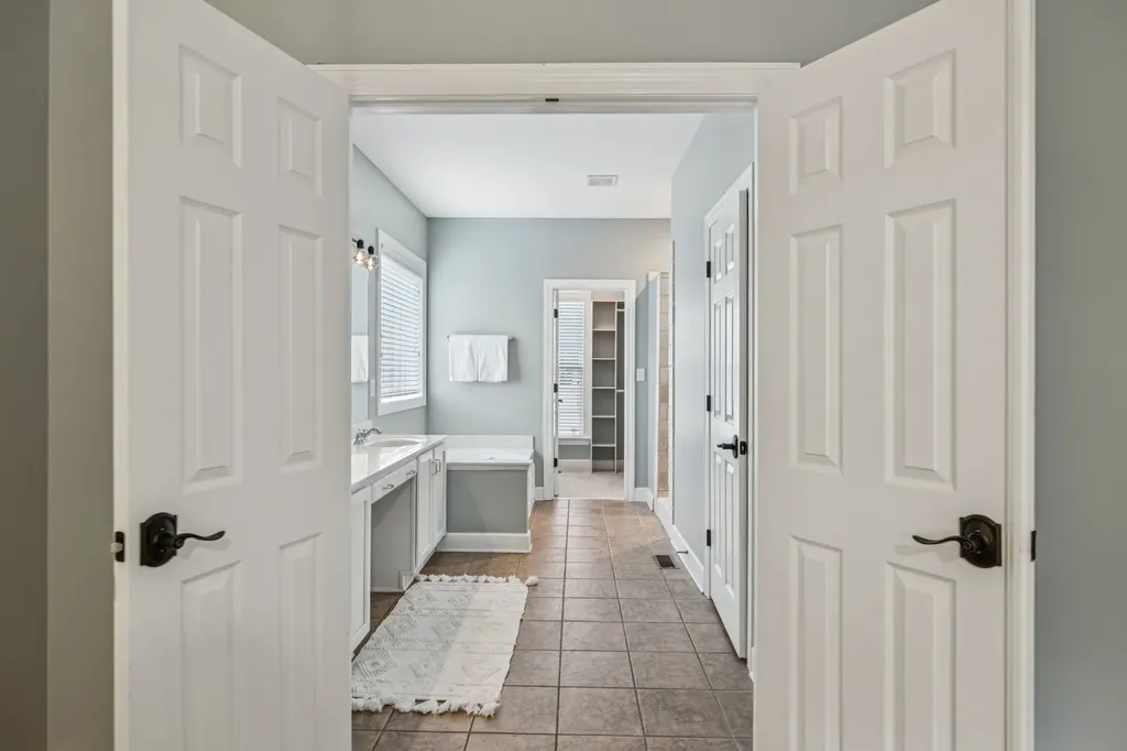 1113B Biltmore Drive Nashville TN 37204