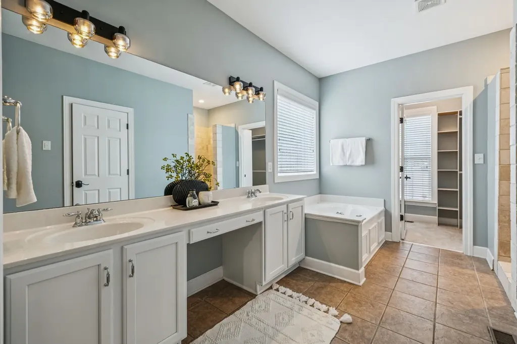 1113B Biltmore Drive Nashville TN 37204
