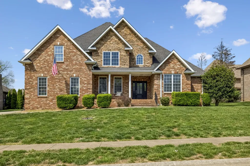 2456 Settlers Trace Clarksville TN 37043