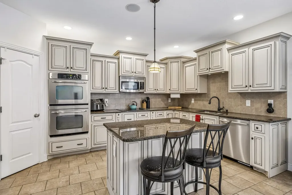 2456 Settlers Trace Clarksville TN 37043