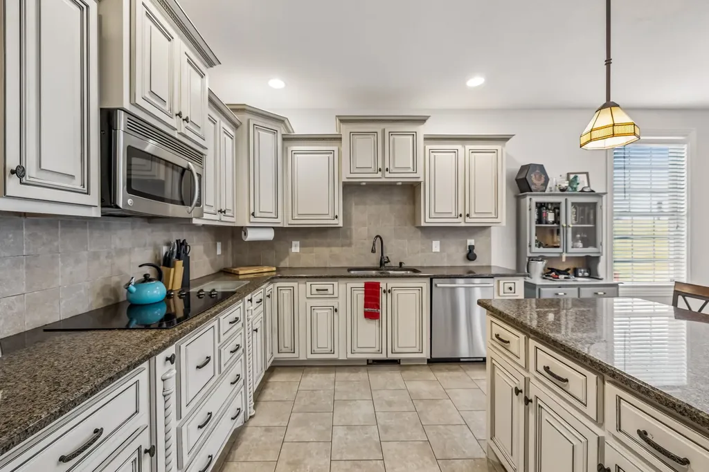 2456 Settlers Trace Clarksville TN 37043