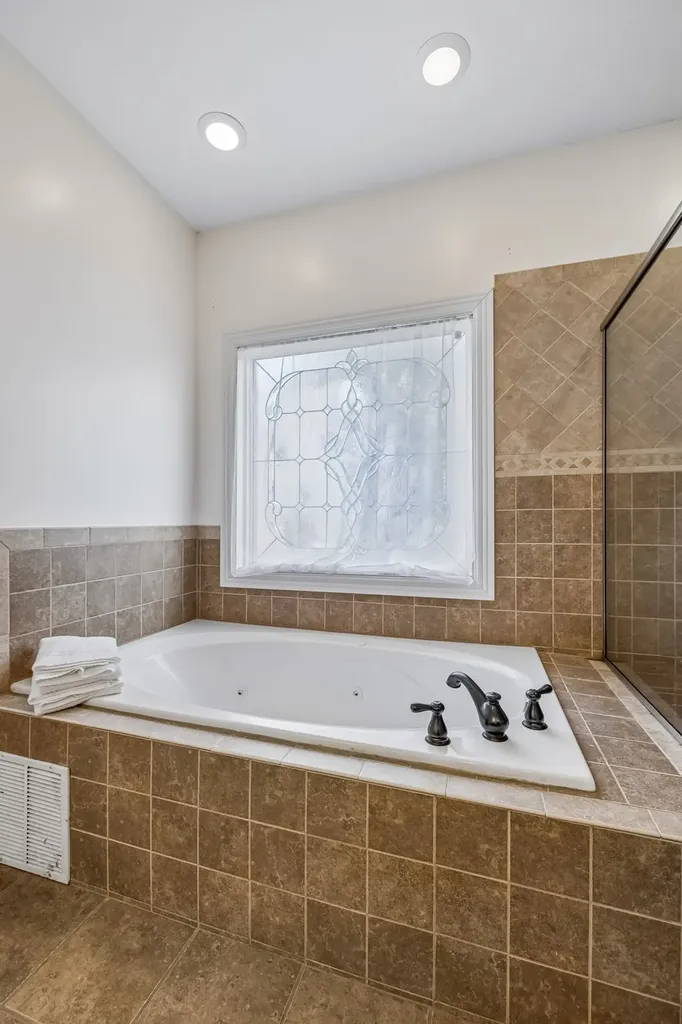 2456 Settlers Trace Clarksville TN 37043