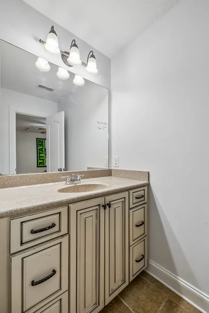 2456 Settlers Trace Clarksville TN 37043