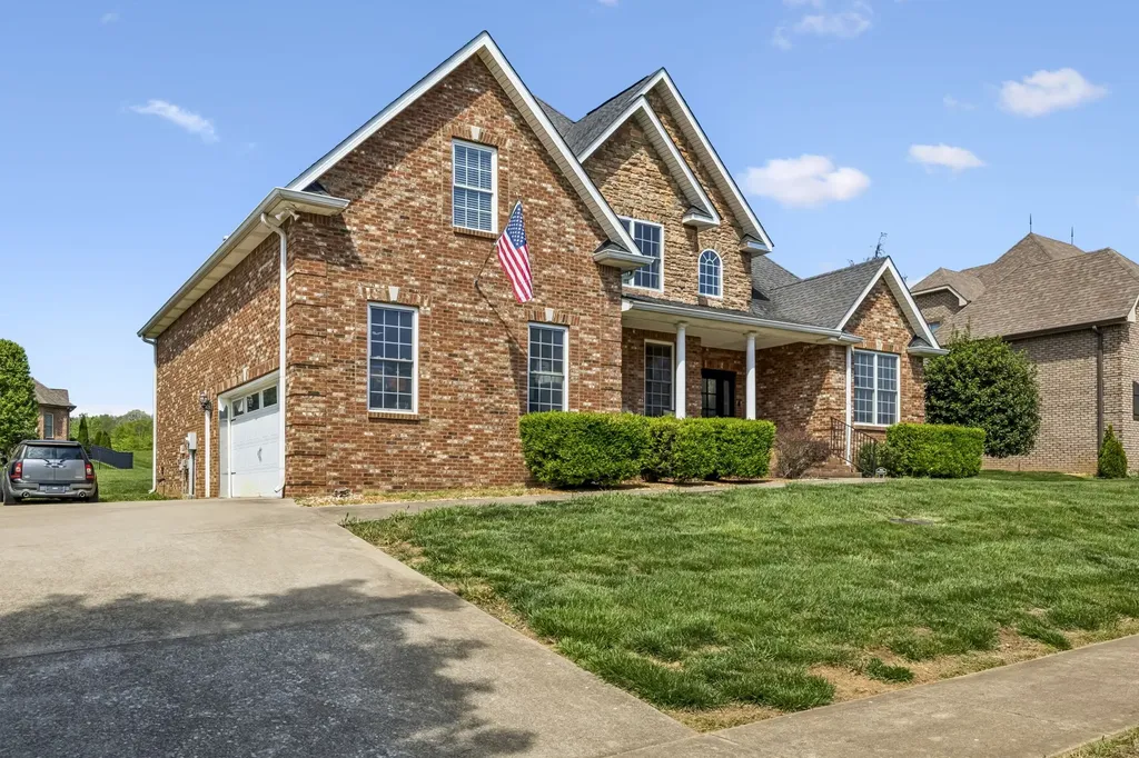 2456 Settlers Trace Clarksville TN 37043