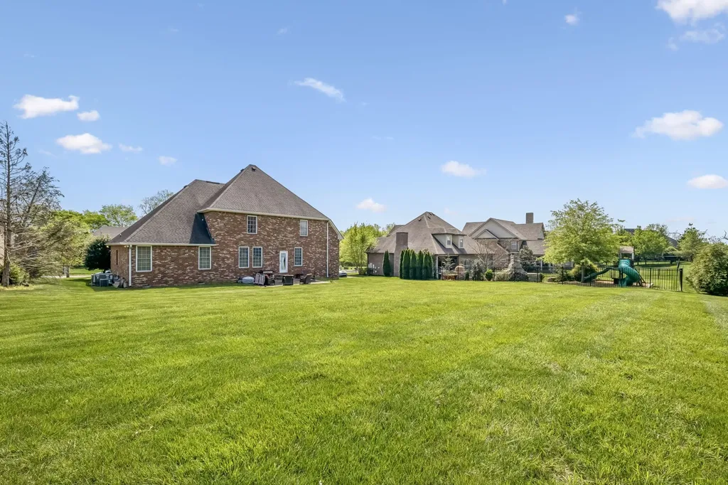 2456 Settlers Trace Clarksville TN 37043