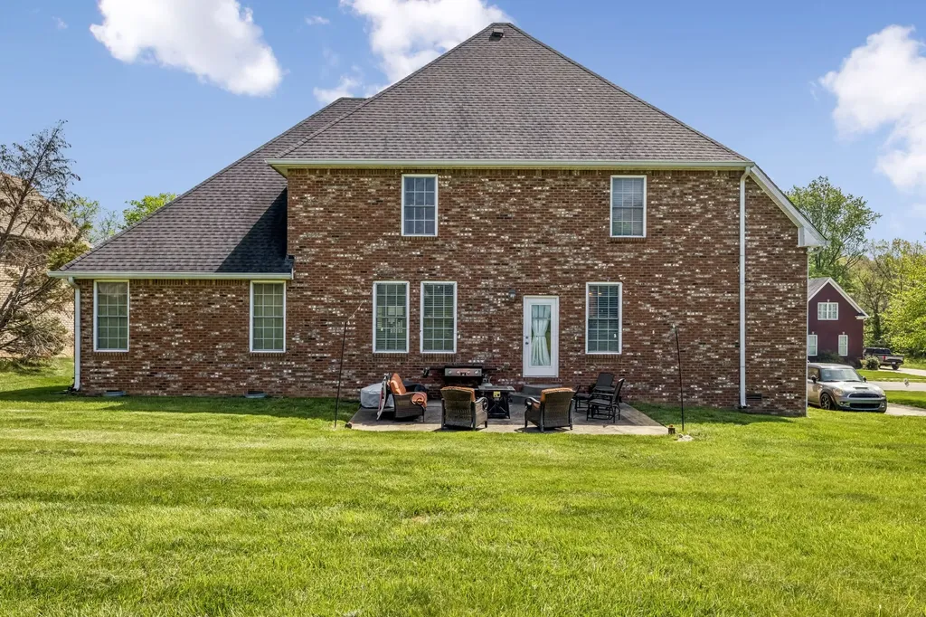 2456 Settlers Trace Clarksville TN 37043