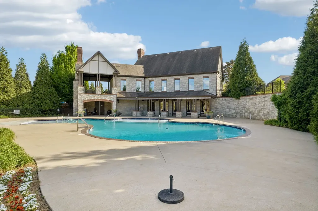 2456 Settlers Trace Clarksville TN 37043